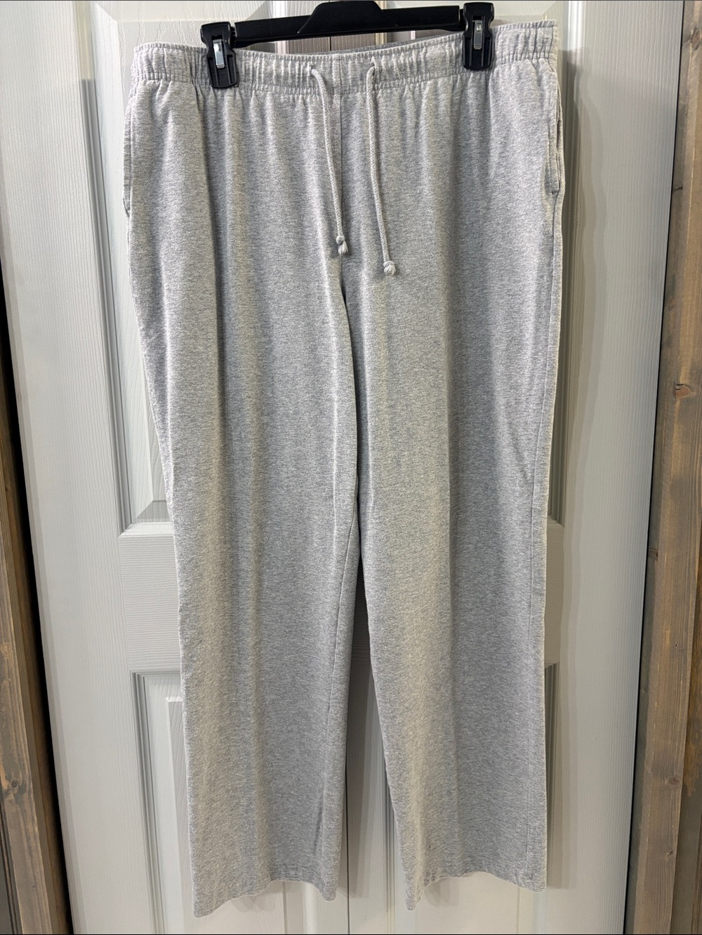 Karen Scott Light Gray Women’s Wide Leg Sweatpants with pockets size L 28”inseam